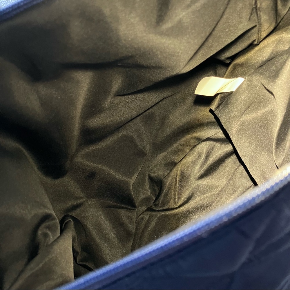 Quilted Puffer Navy Tote Bag - Picture 5 of 11